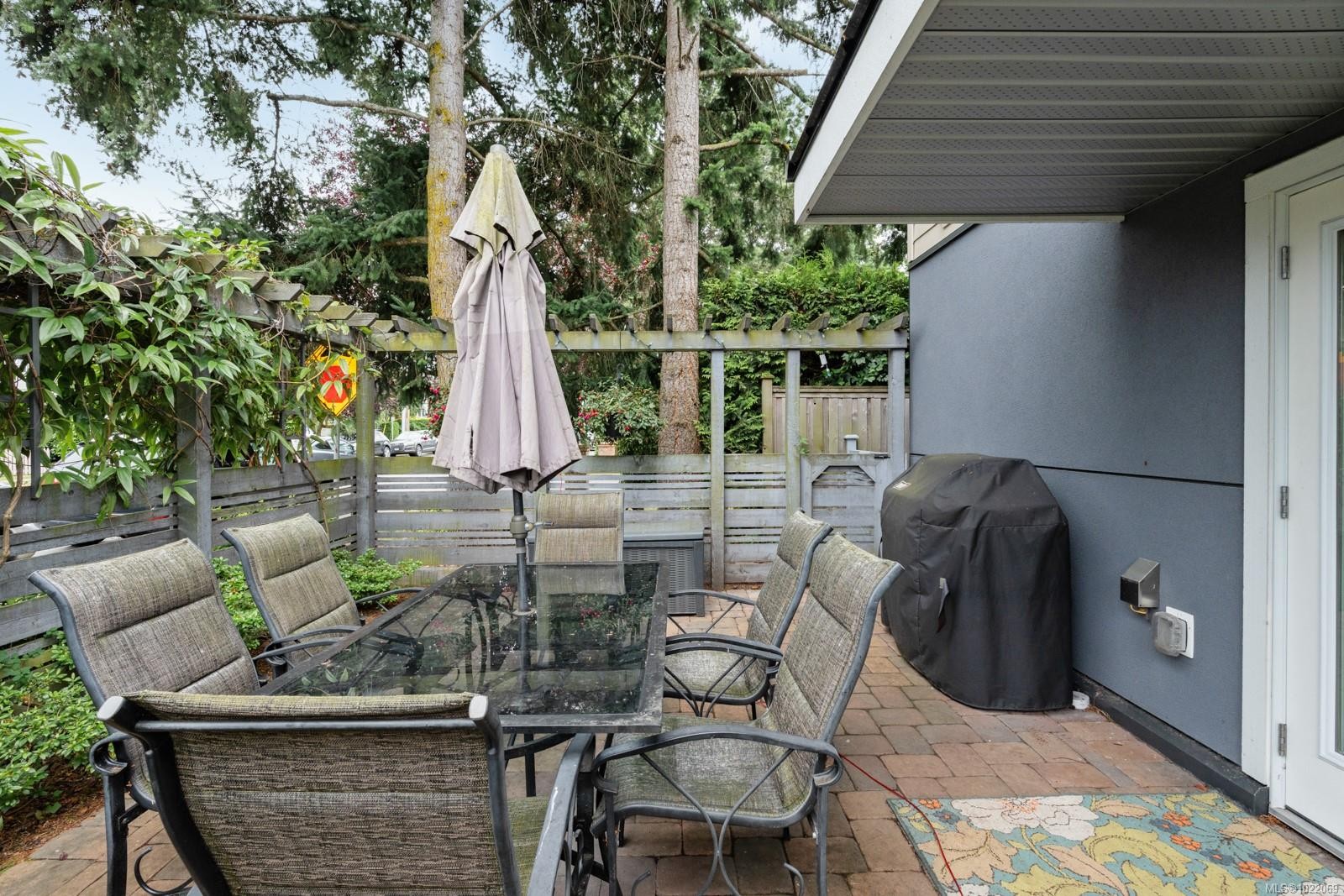 7-9889 Seventh St, Sidney, BC