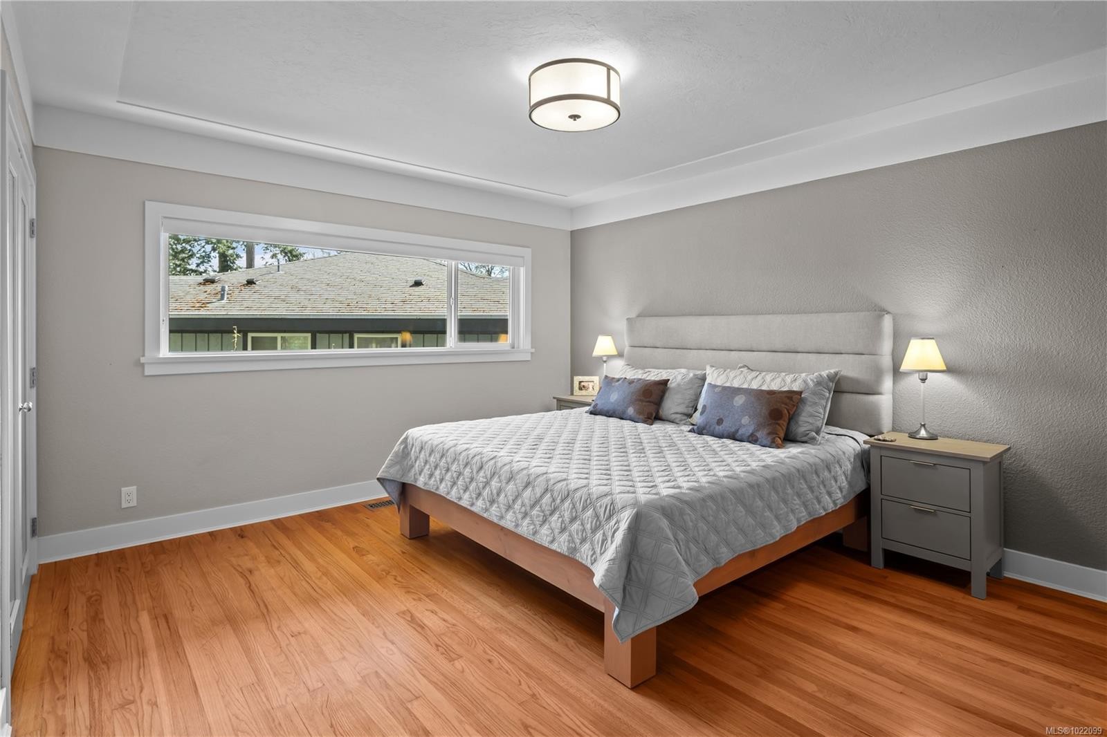 2879 Phyllis St, Saanich, BC