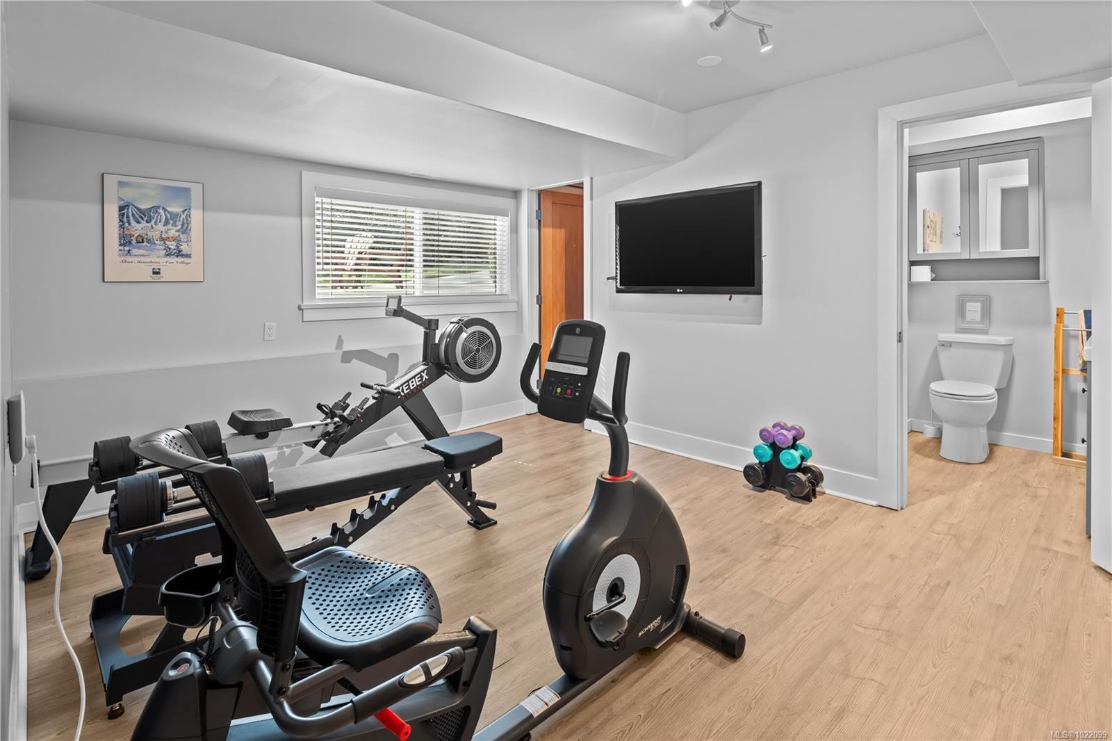 2879 Phyllis St, Saanich, BC