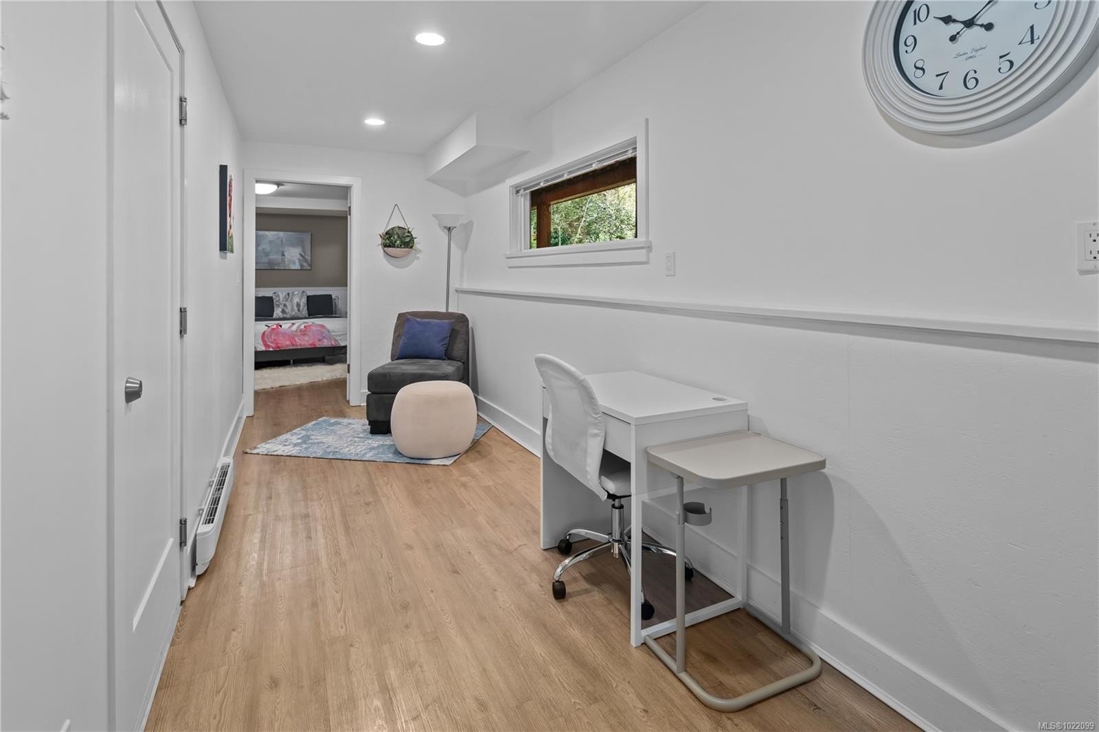 2879 Phyllis St, Saanich, BC