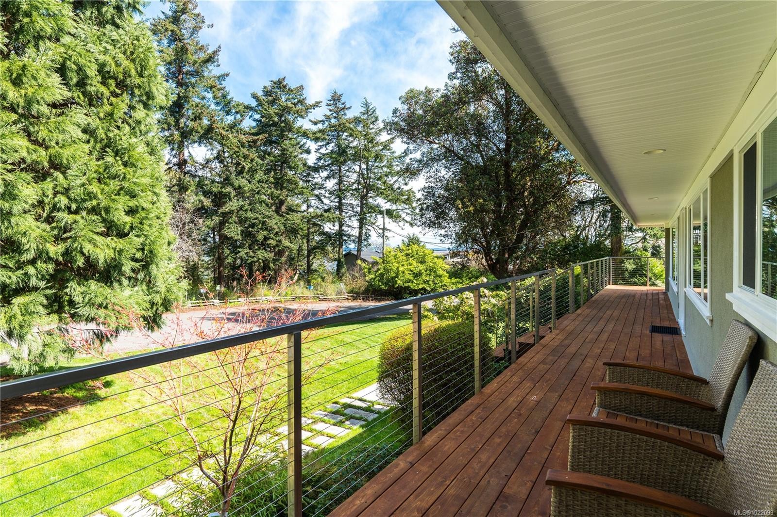 2879 Phyllis St, Saanich, BC