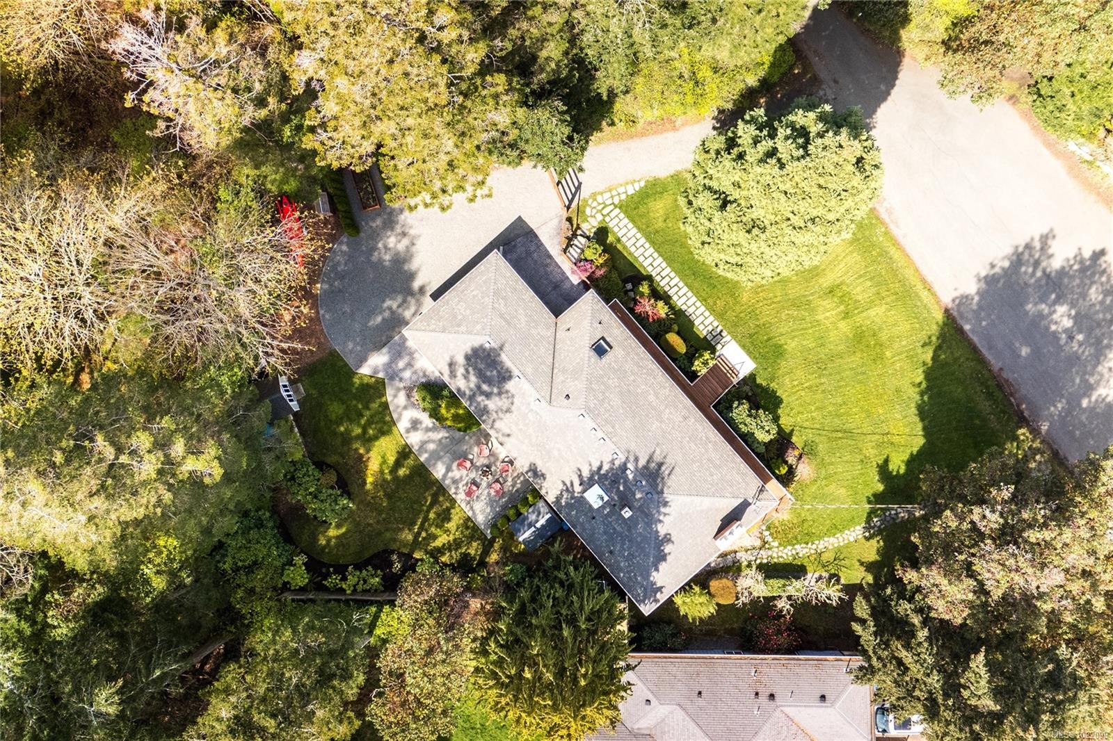 2879 Phyllis St, Saanich, BC