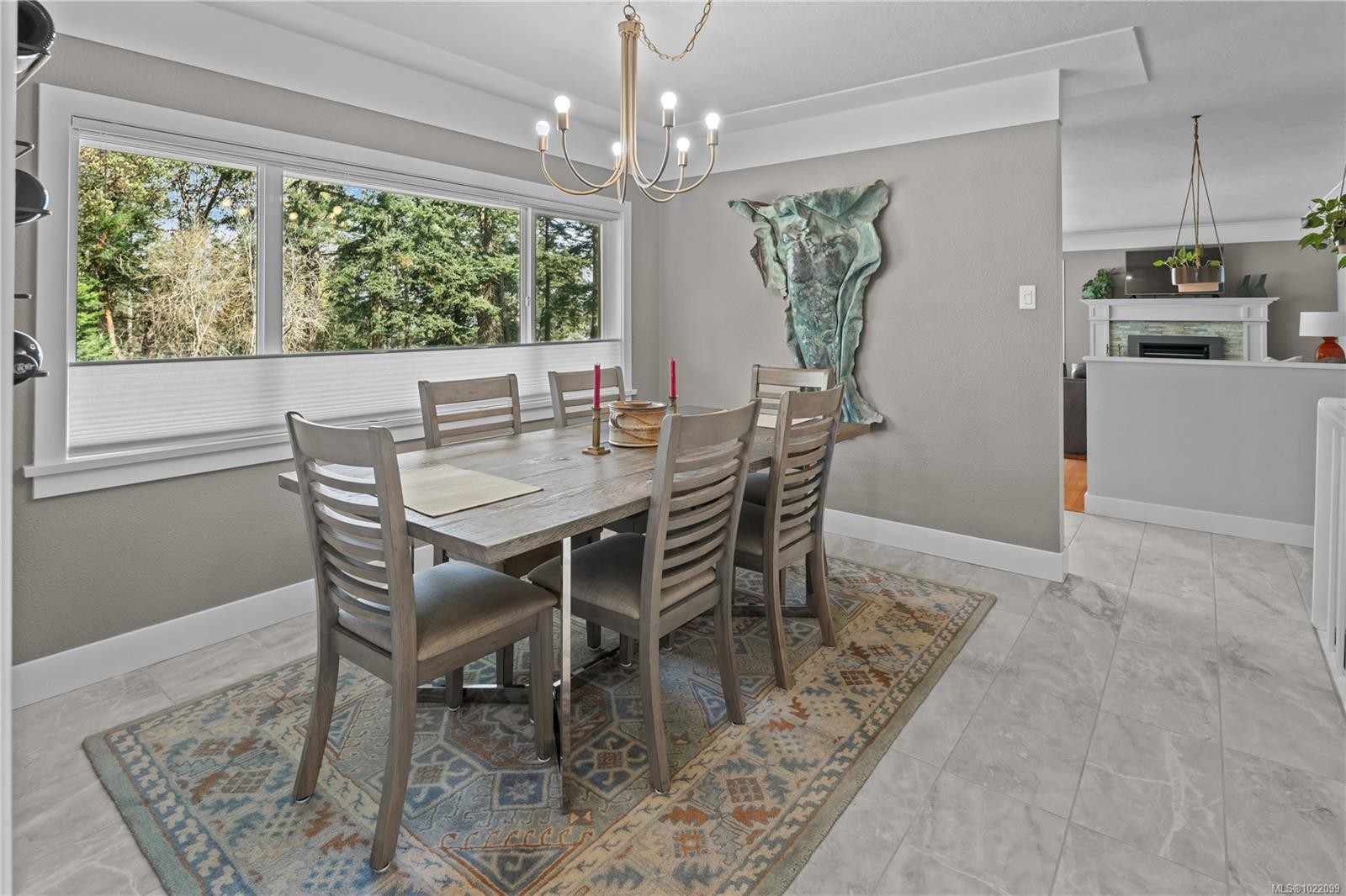 2879 Phyllis St, Saanich, BC