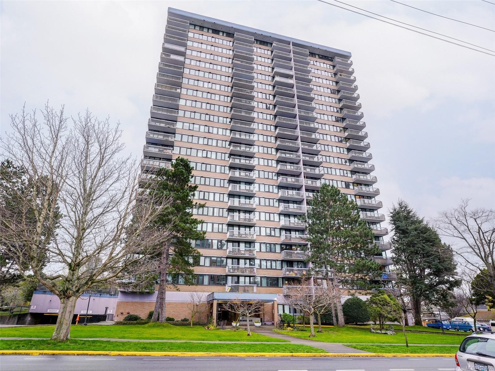 2006-647 Michigan St, Victoria, BC - Outdoor With Facade