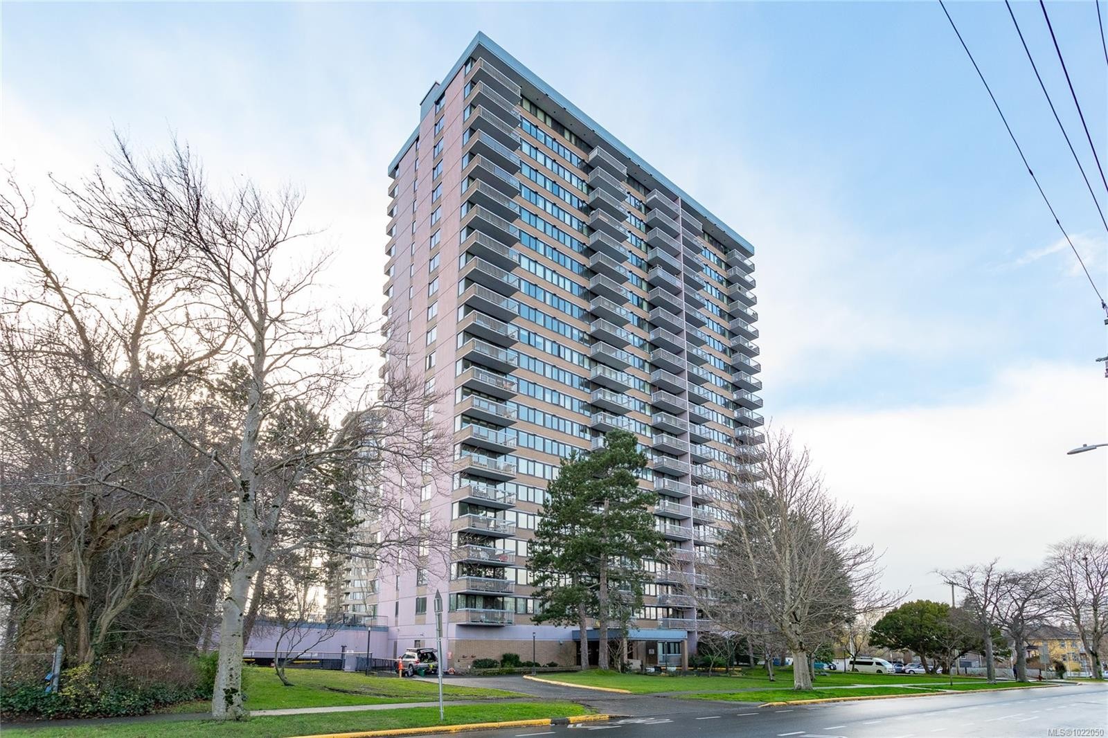 1608-647 Michigan St, Victoria, BC - Outdoor With Facade