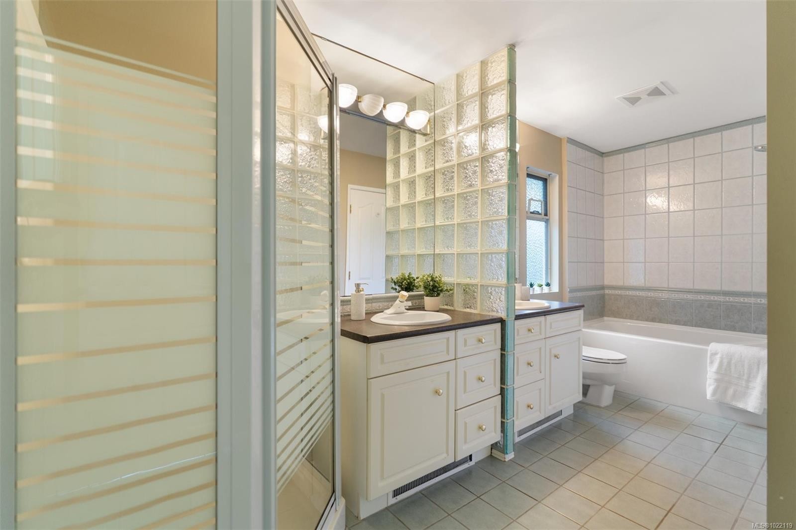 5054 Catalina Terr, Saanich, BC