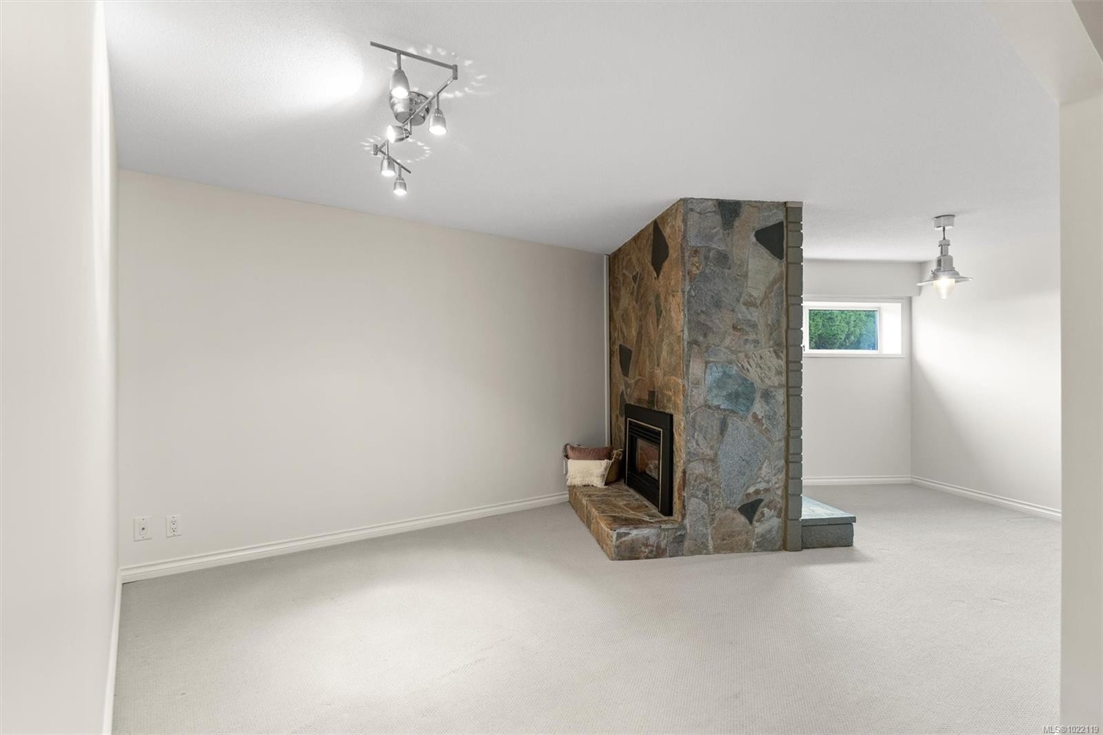 5054 Catalina Terr, Saanich, BC