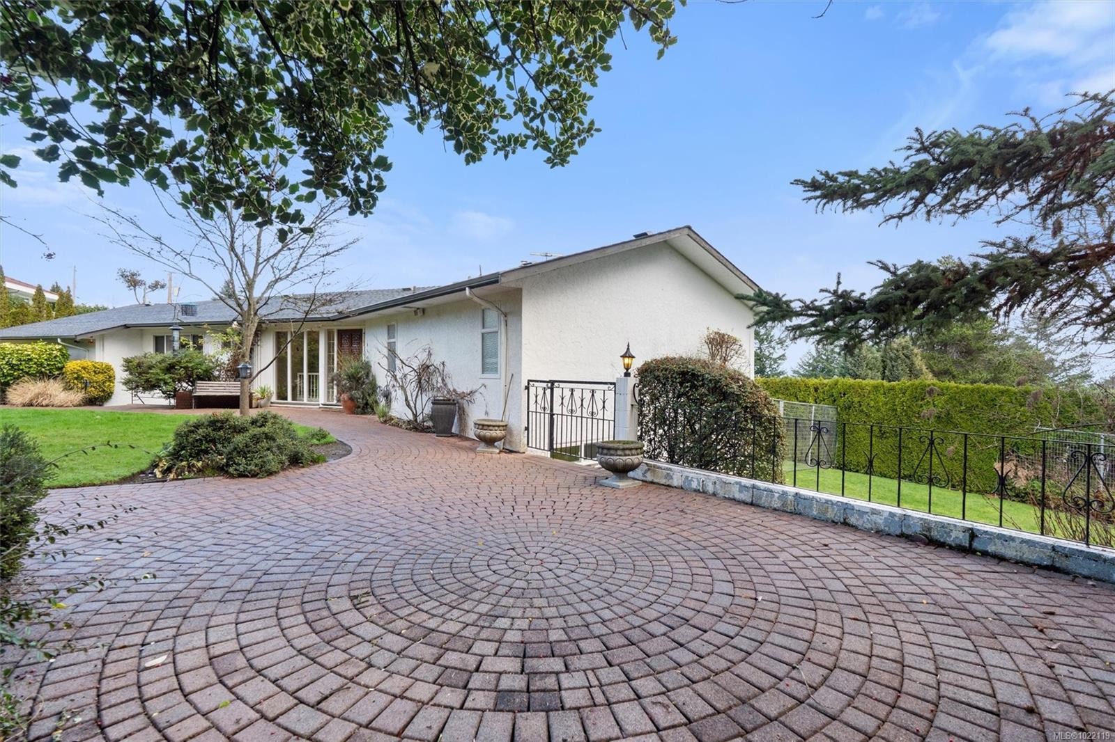 5054 Catalina Terr, Saanich, BC