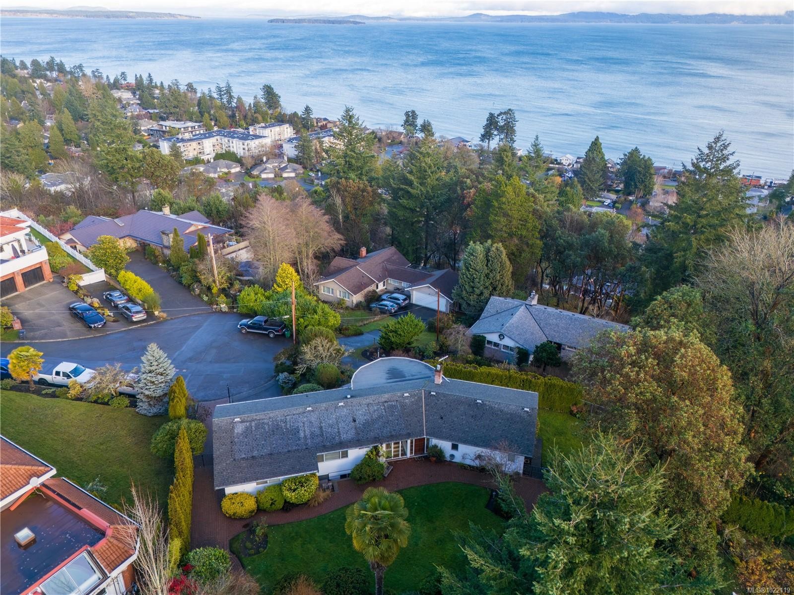 5054 Catalina Terr, Saanich, BC