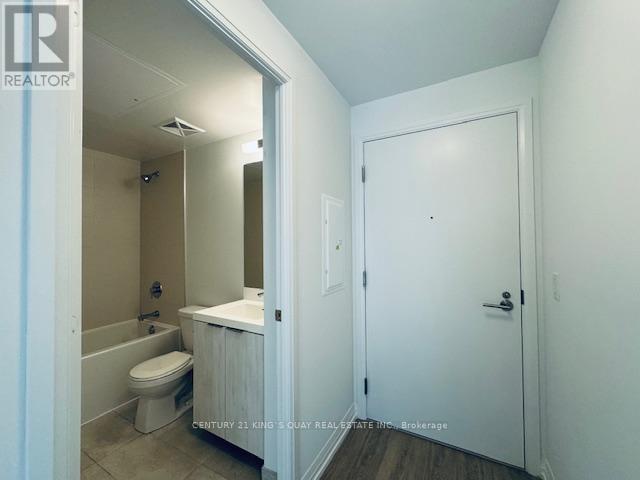 3512 - 8 Widmer Street, Toronto, ON - Indoor Photo Showing Bathroom