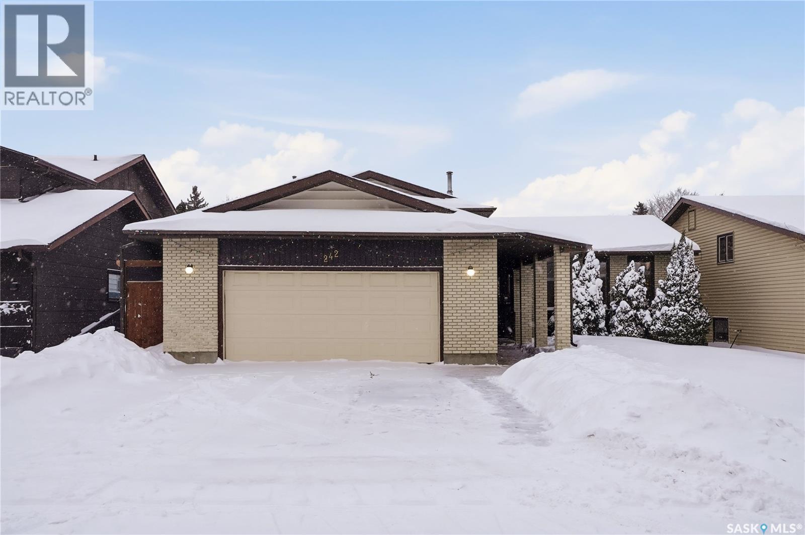 242 Thain Way, Saskatoon, SK - Outdoor