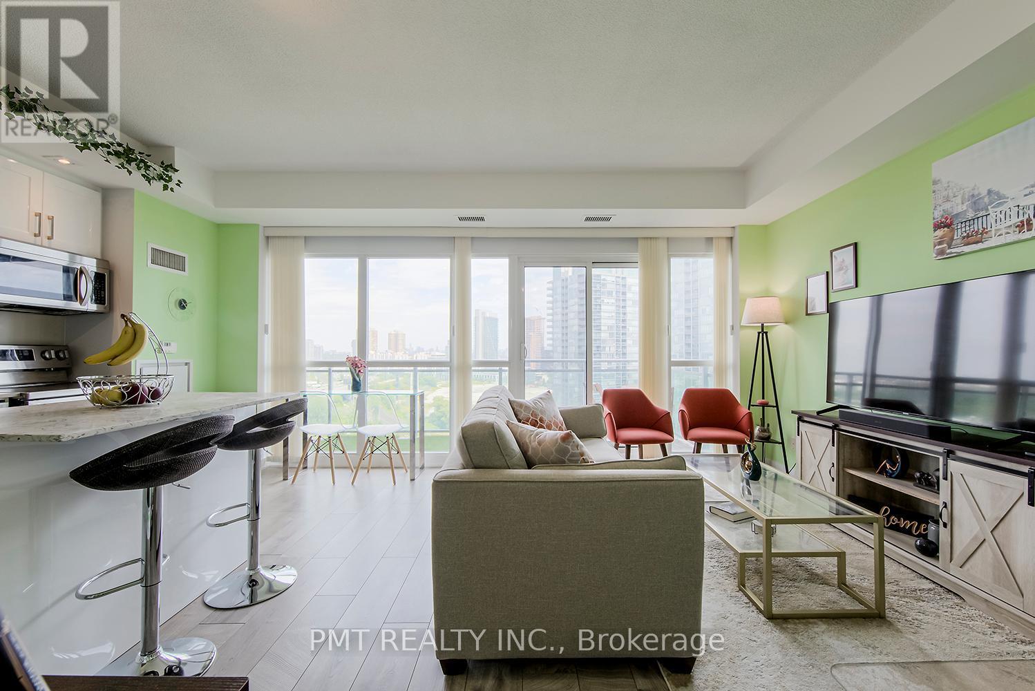 1625 - 165 Legion Road N, Toronto, ON - Indoor