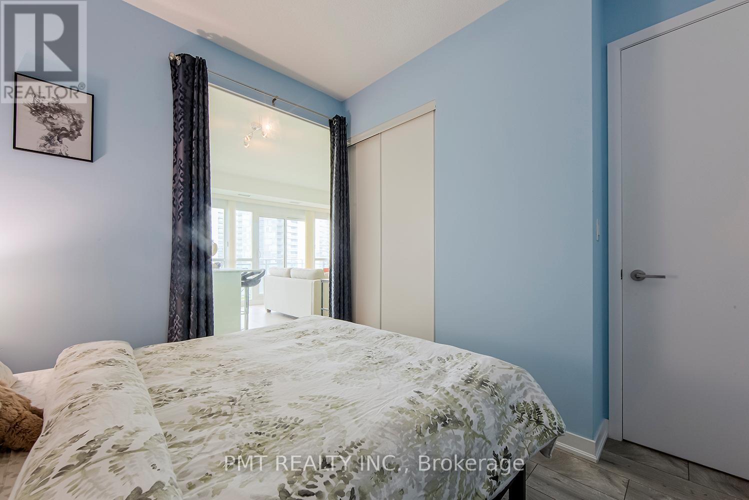 1625 - 165 Legion Road N, Toronto, ON - Indoor Photo Showing Bedroom