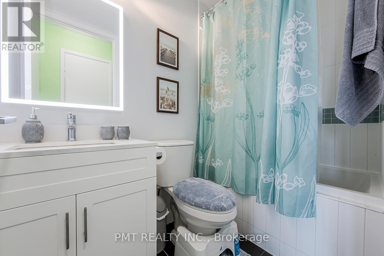 1625 - 165 Legion Road N, Toronto, ON - Indoor Photo Showing Bathroom