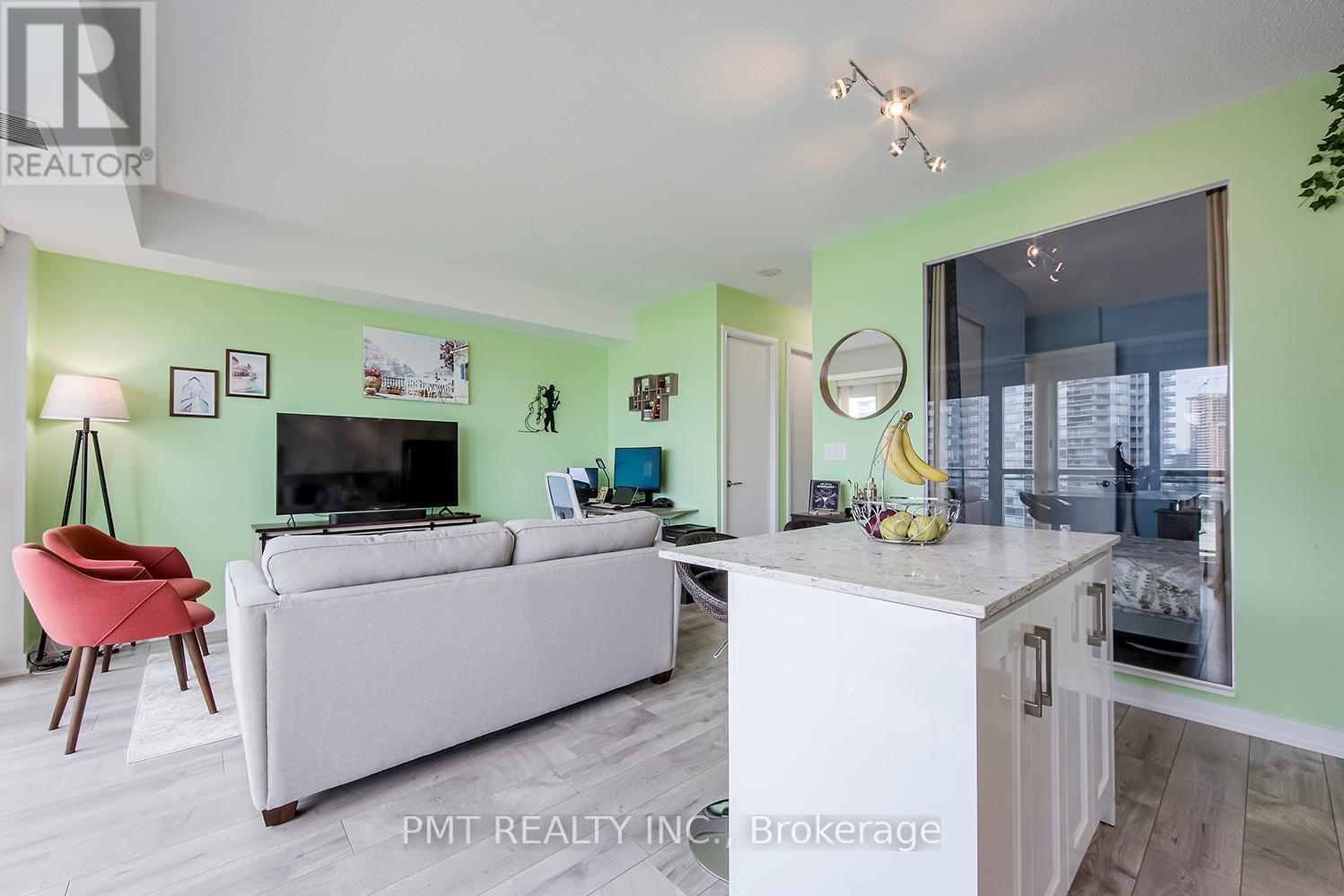 1625 - 165 Legion Road N, Toronto, ON - Indoor Photo Showing Living Room