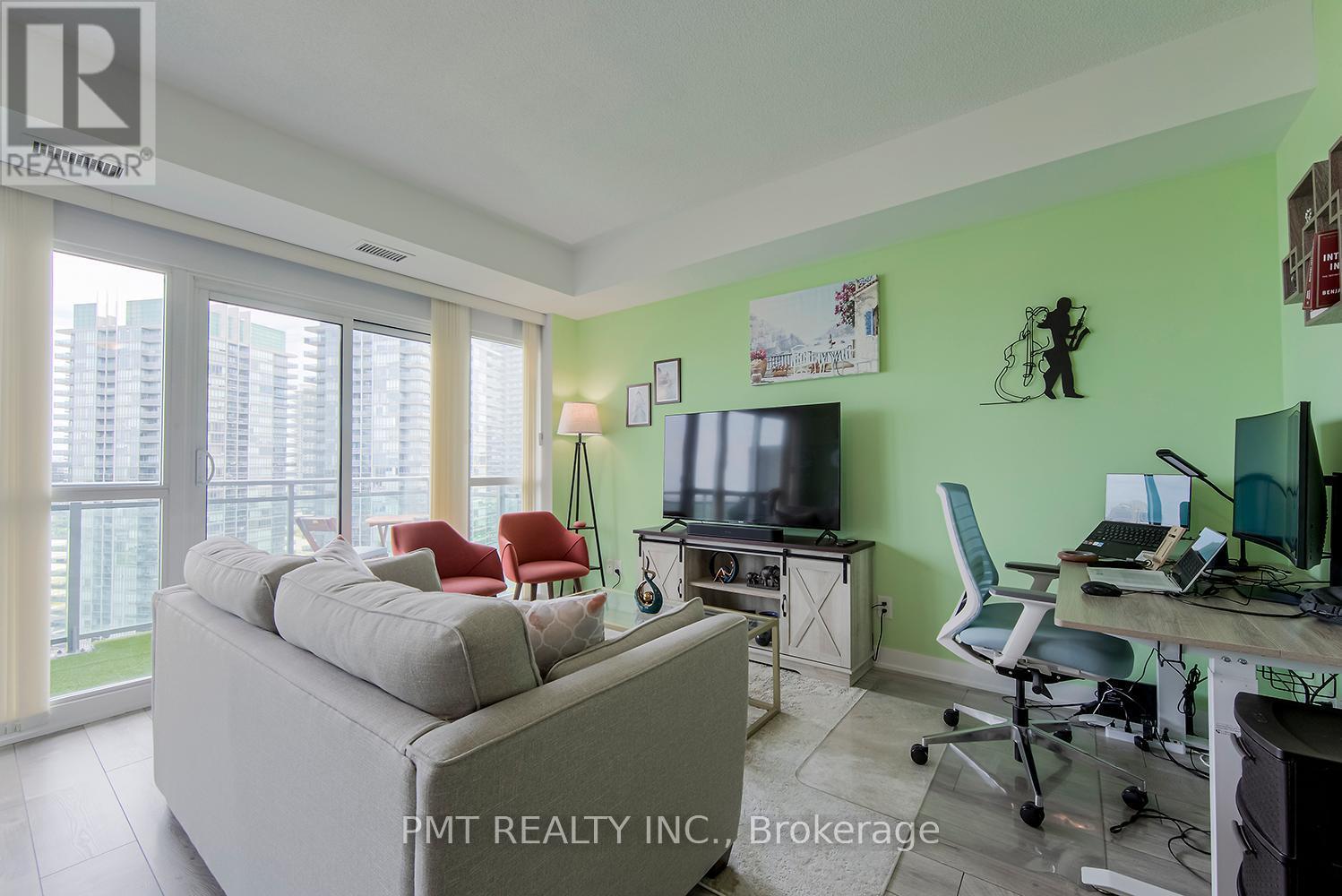 1625 - 165 Legion Road N, Toronto, ON - Indoor Photo Showing Office