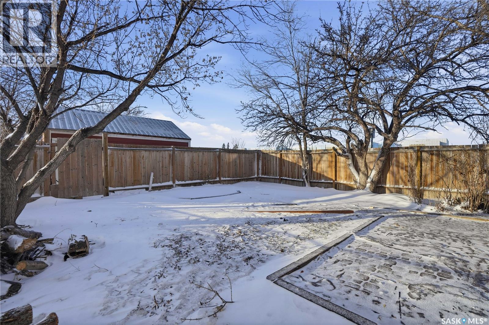 1300 Athol Street, Regina, SK - Outdoor