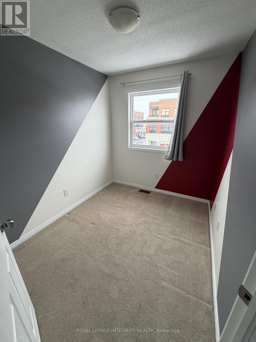 225 Kennevale Drive, Ottawa, ON - Indoor Photo Showing Other Room