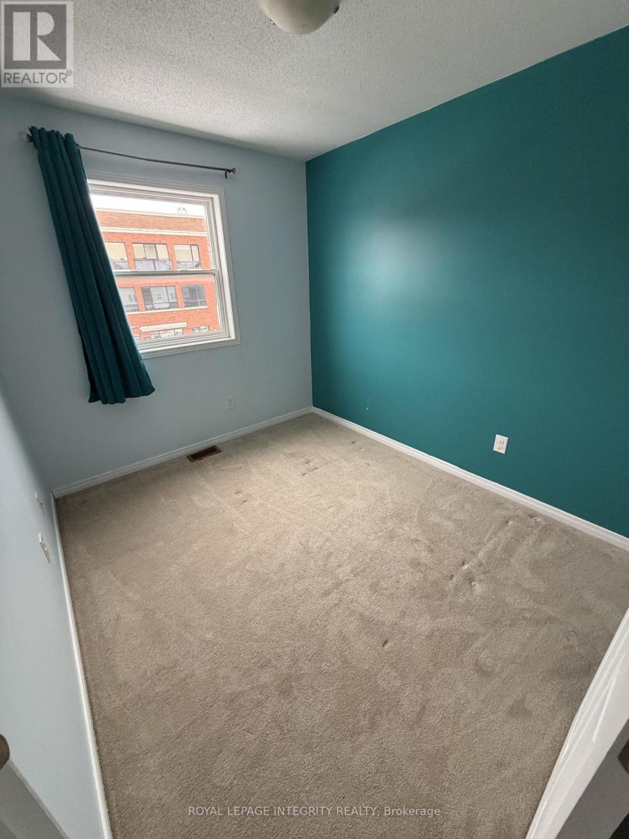 225 Kennevale Drive, Ottawa, ON - Indoor Photo Showing Other Room