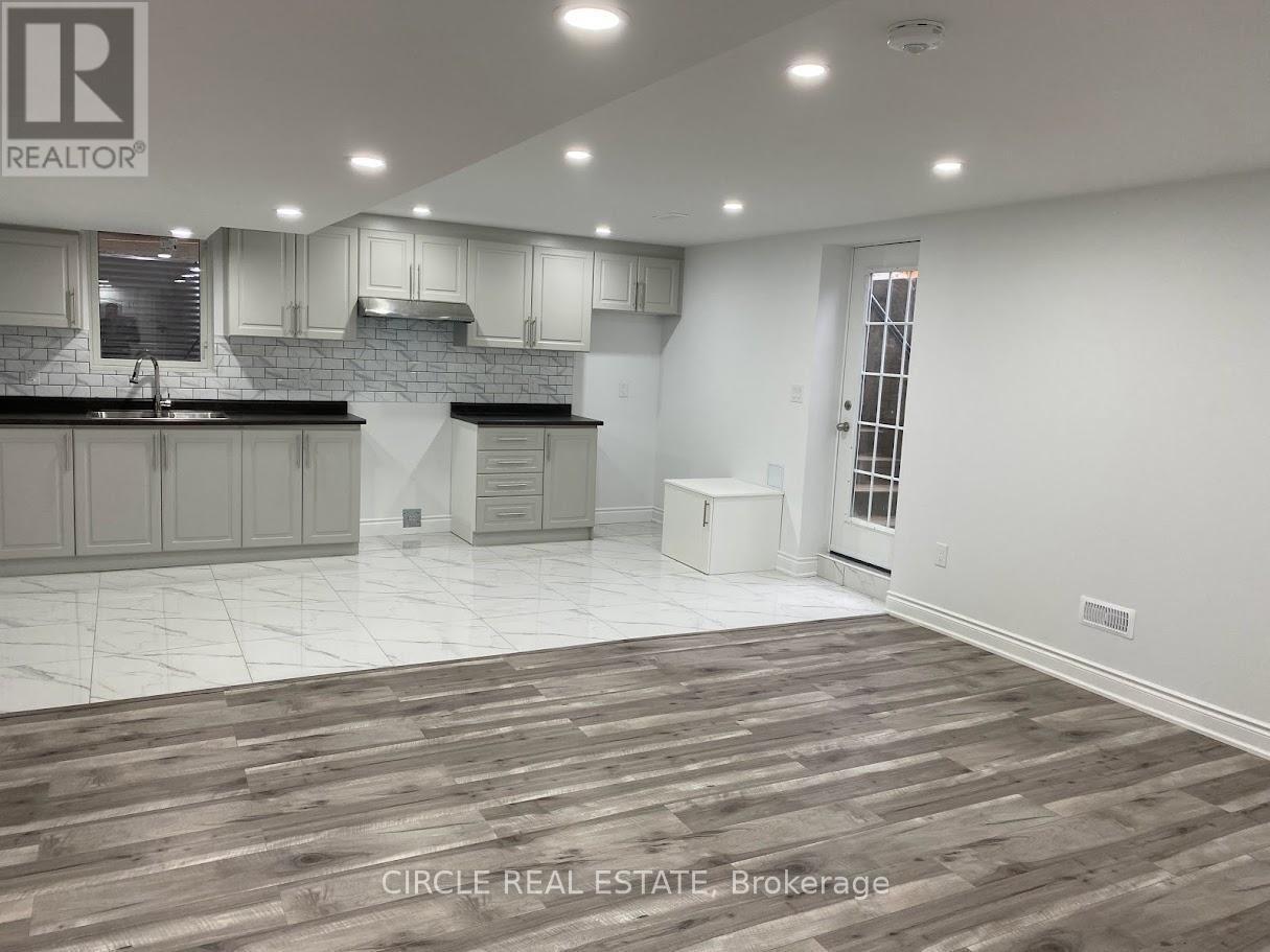 1368 Connaught Terrace, Milton, ON - Indoor