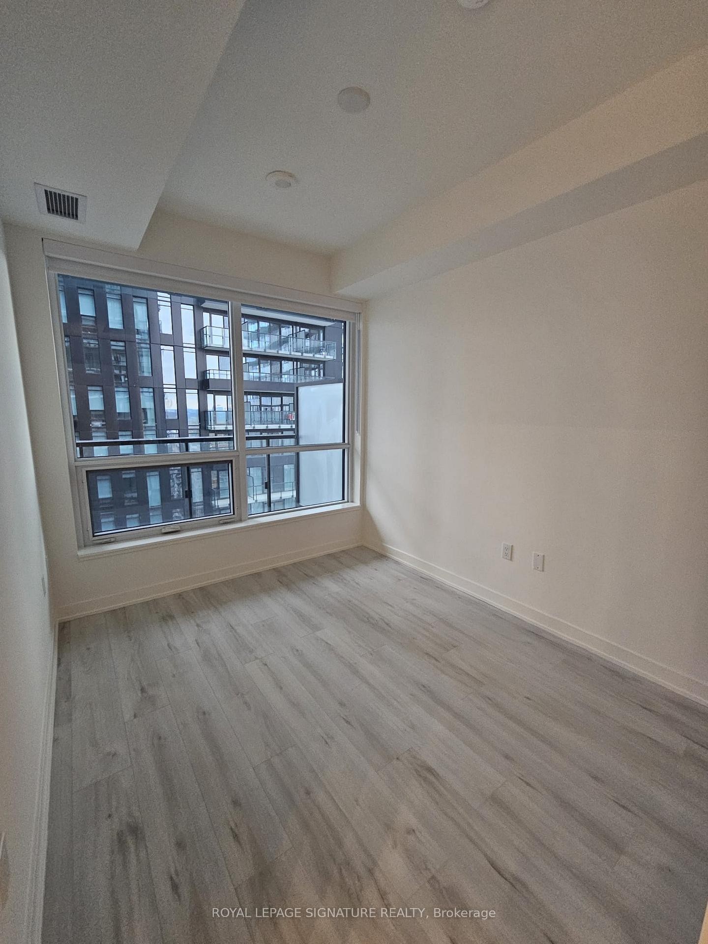 1904S-110 Broadway Avenue, Toronto, ON - Indoor Photo Showing Other Room