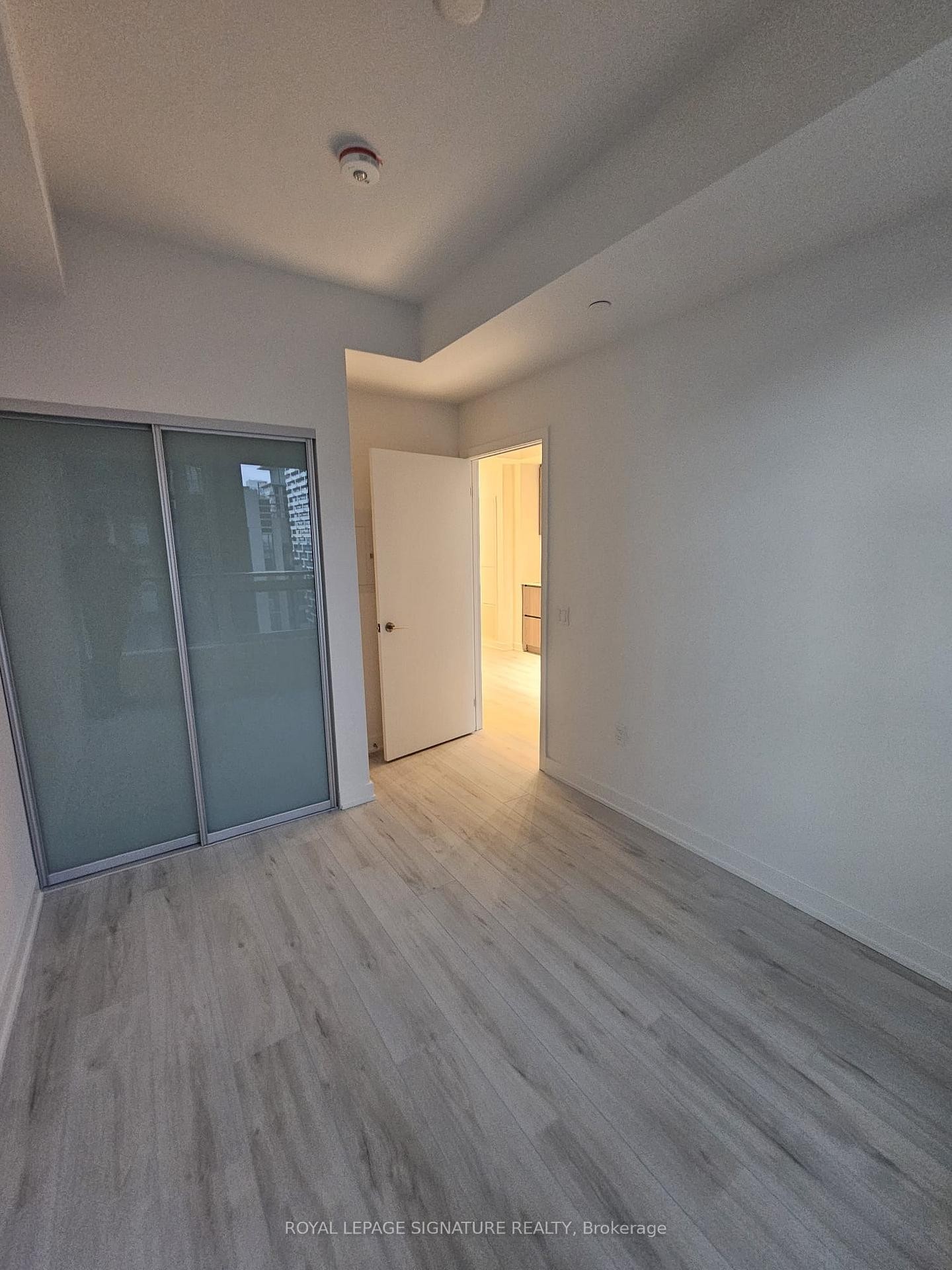 1904S-110 Broadway Avenue, Toronto, ON - Indoor Photo Showing Other Room