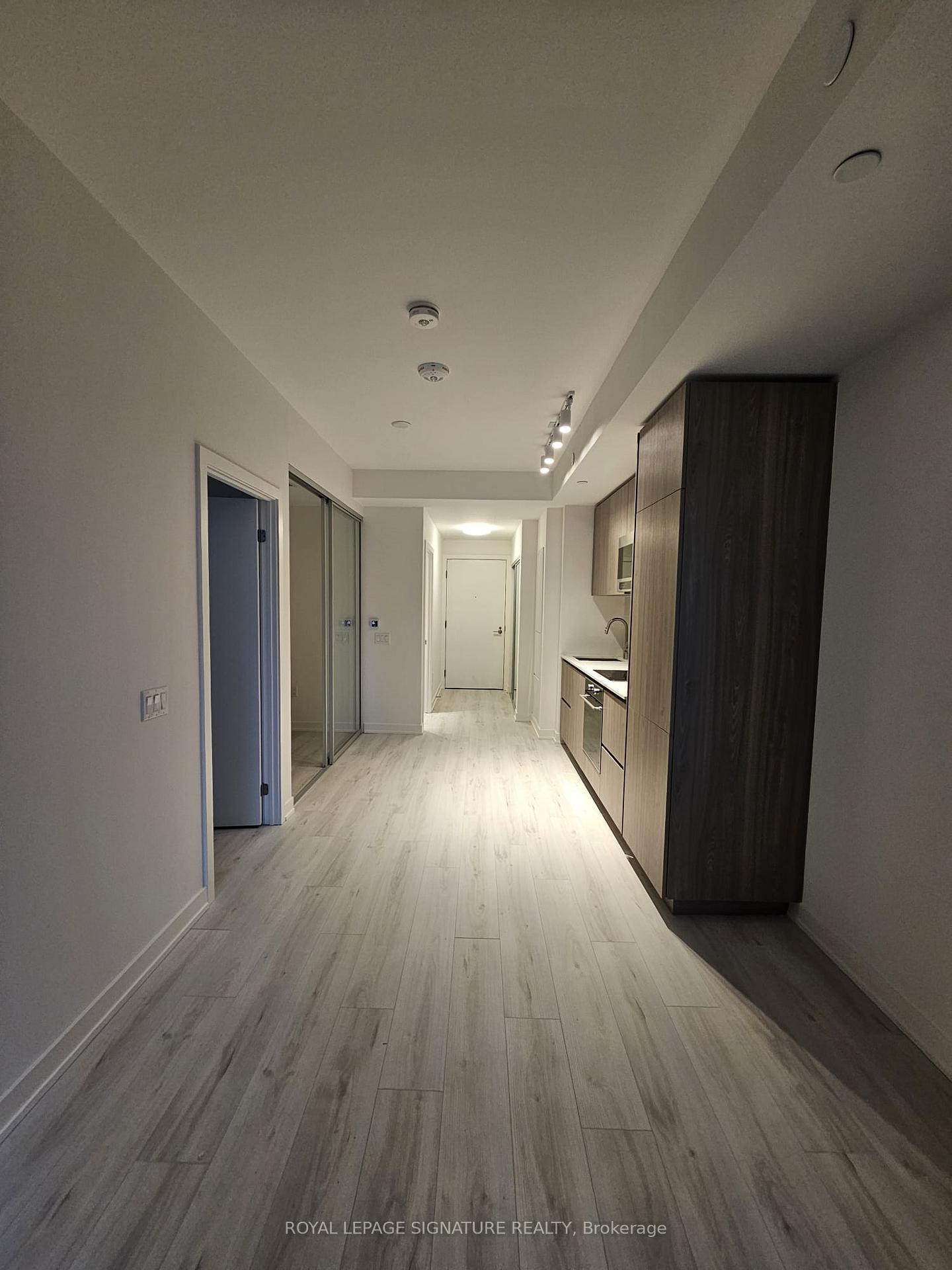 1904S-110 Broadway Avenue, Toronto, ON - Indoor Photo Showing Other Room