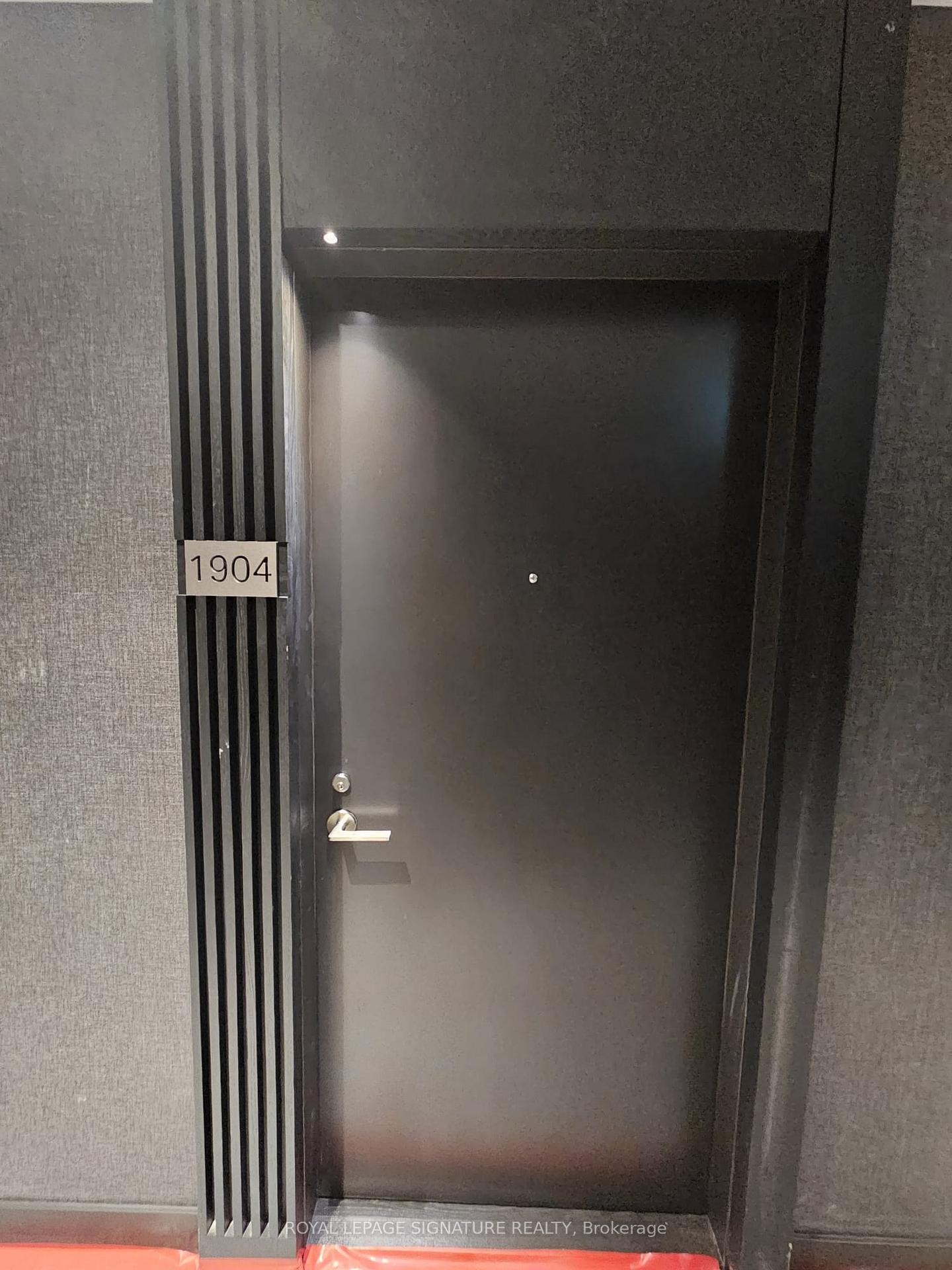 1904S-110 Broadway Avenue, Toronto, ON - Indoor