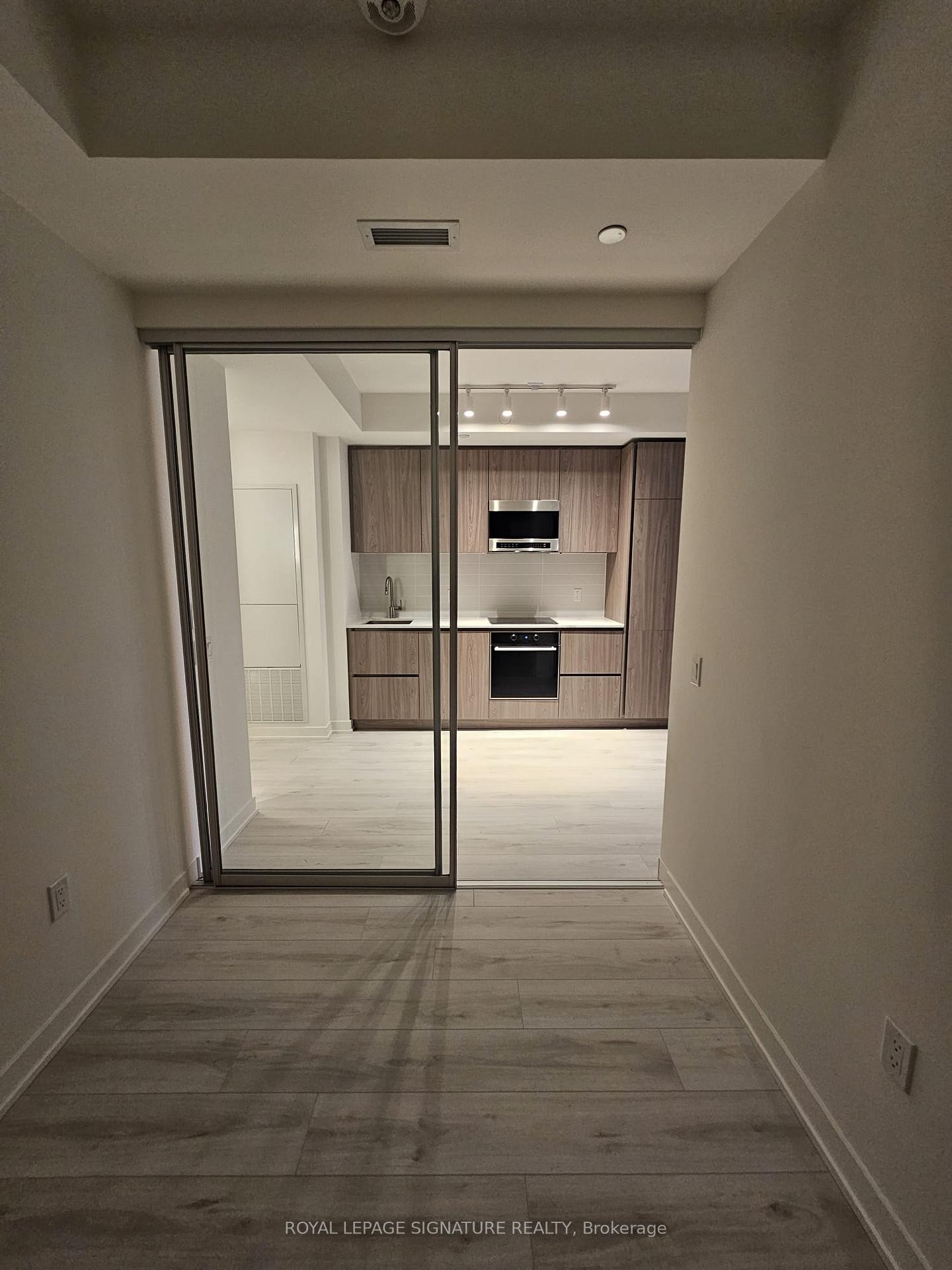 1904S-110 Broadway Avenue, Toronto, ON - Indoor Photo Showing Other Room