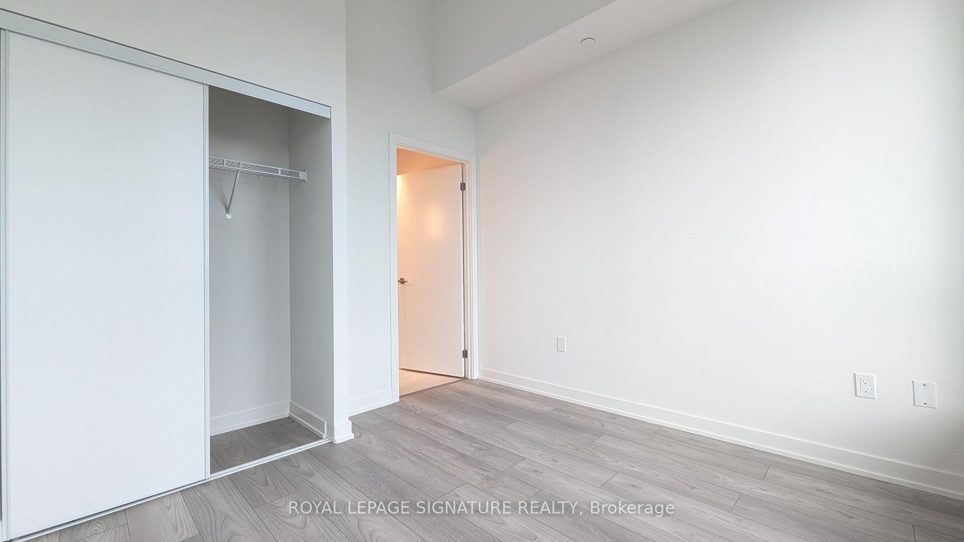 605-120 Broadway Avenue, Toronto, ON - Indoor Photo Showing Other Room
