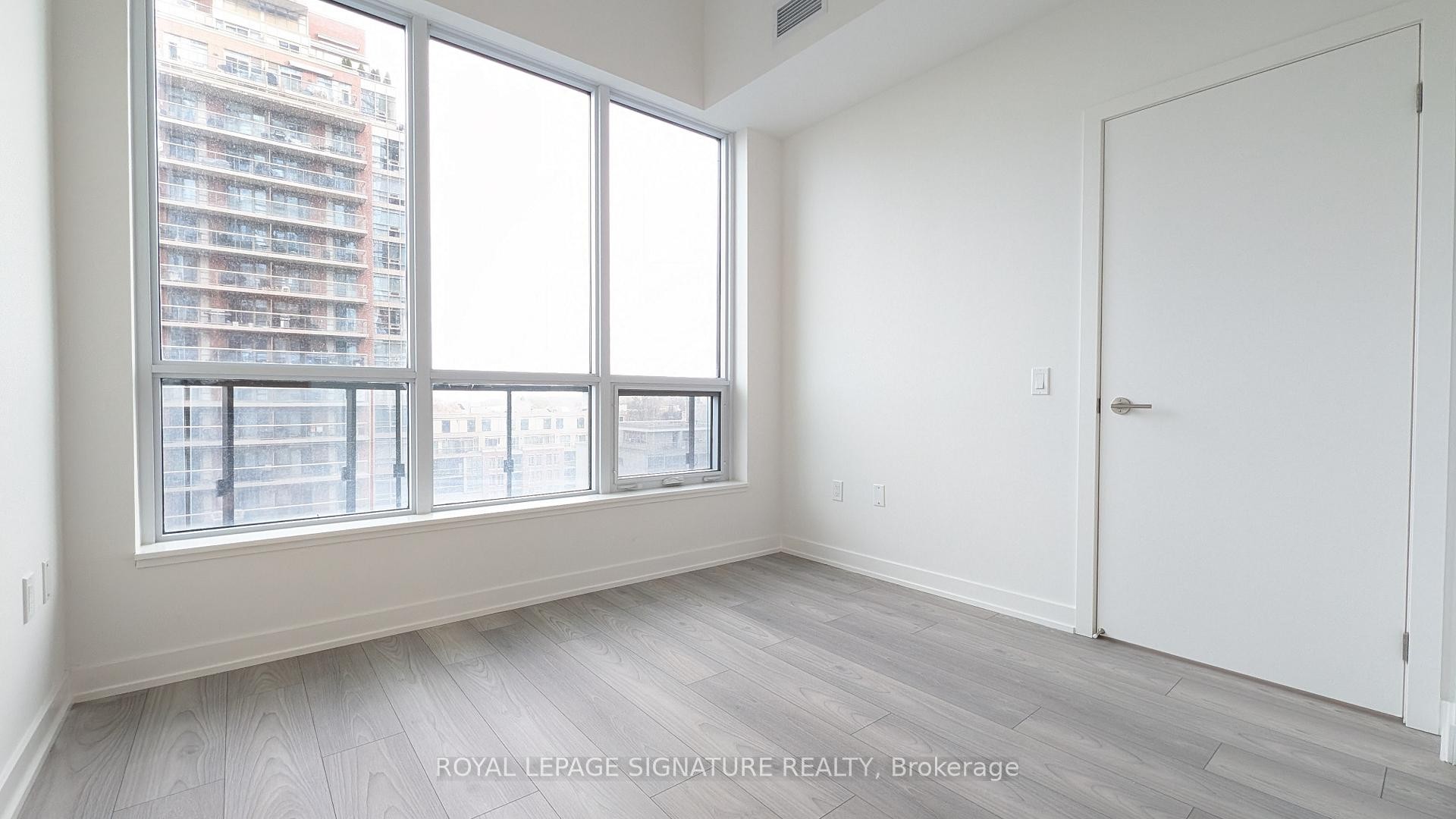 605-120 Broadway Avenue, Toronto, ON - Indoor Photo Showing Other Room