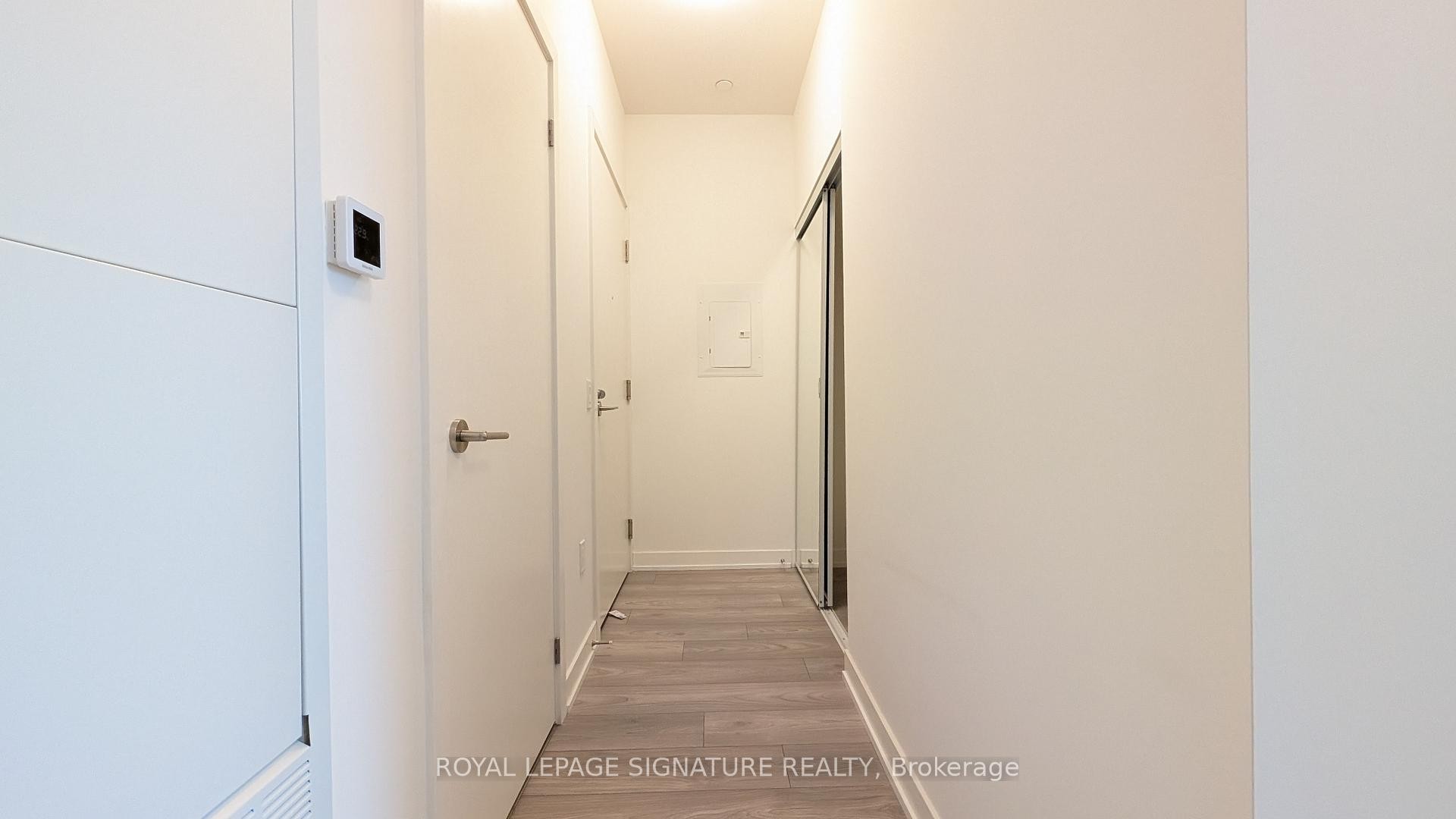 605-120 Broadway Avenue, Toronto, ON - Indoor Photo Showing Other Room