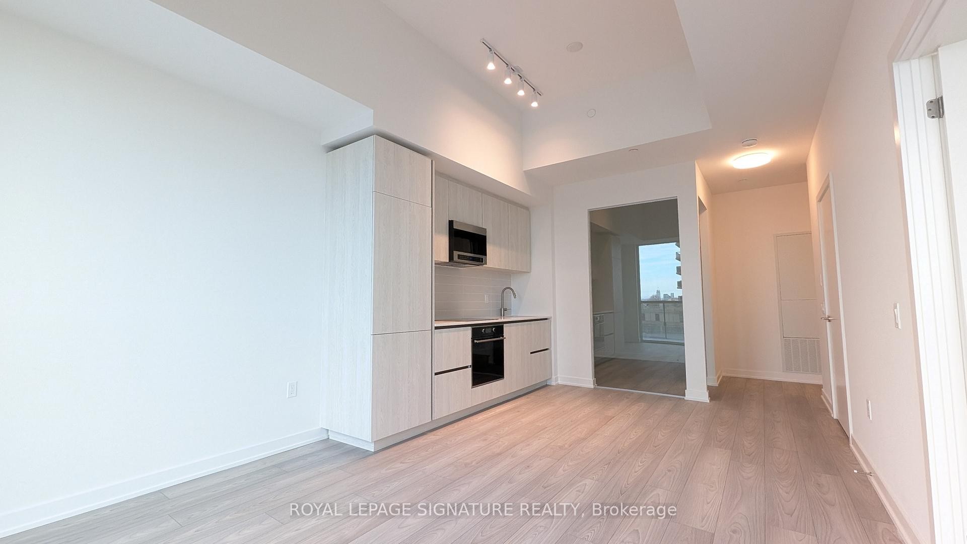 605-120 Broadway Avenue, Toronto, ON - Indoor