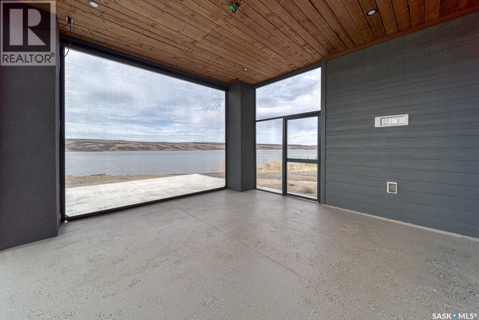 12 Sunset Boulevard, North Grove, SK - With Exterior