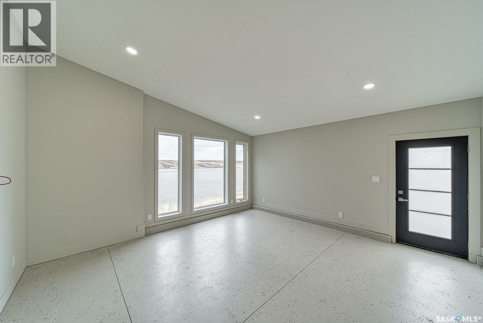 12 Sunset Boulevard, North Grove, SK - Indoor Photo Showing Other Room