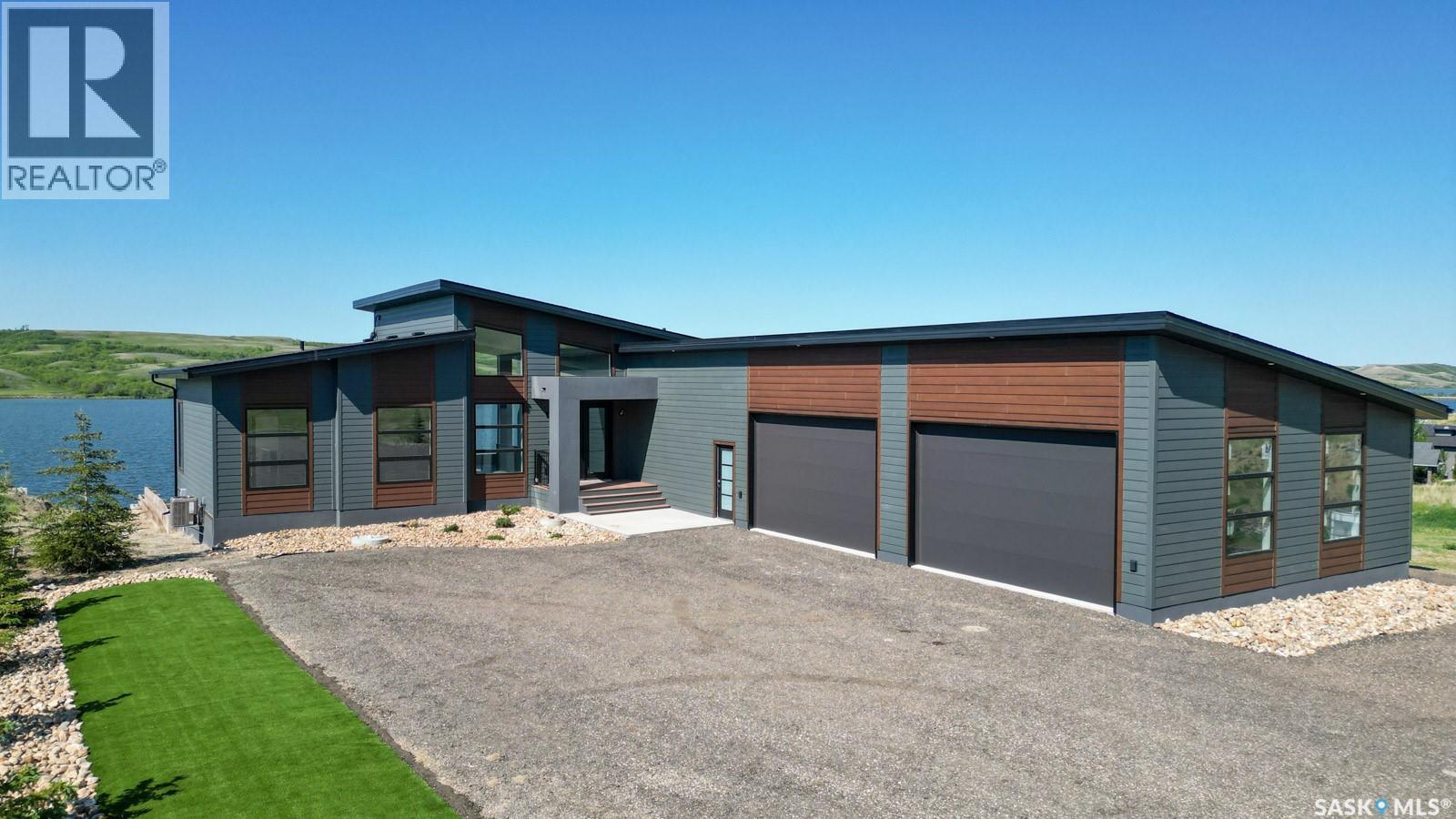 12 Sunset Boulevard, North Grove, SK - Outdoor