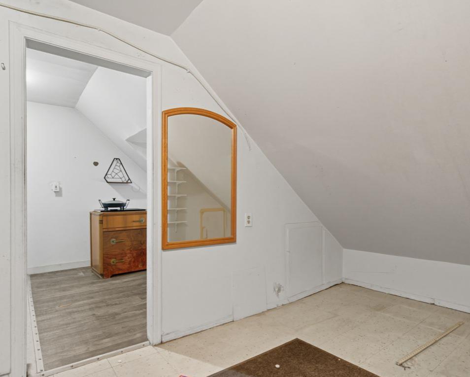 9513 103 Ave Nw, Edmonton, AB - Indoor Photo Showing Other Room