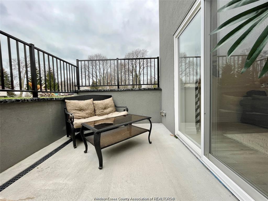 Lower-87 Draper, Harrow, ON