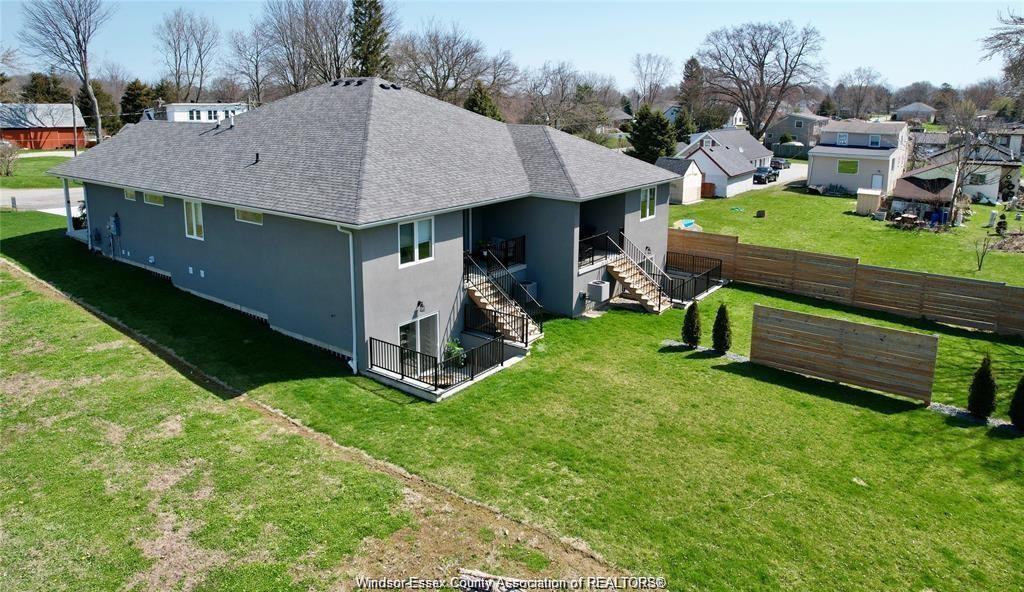 Lower-87 Draper, Harrow, ON