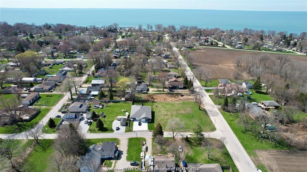 Lower-87 Draper, Harrow, ON