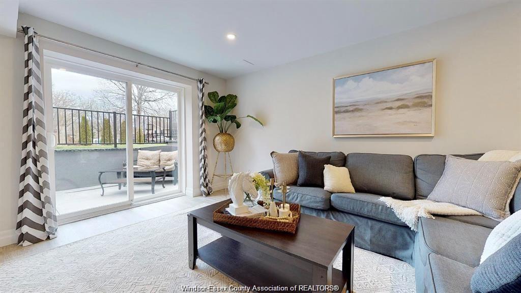 Lower-87 Draper, Harrow, ON