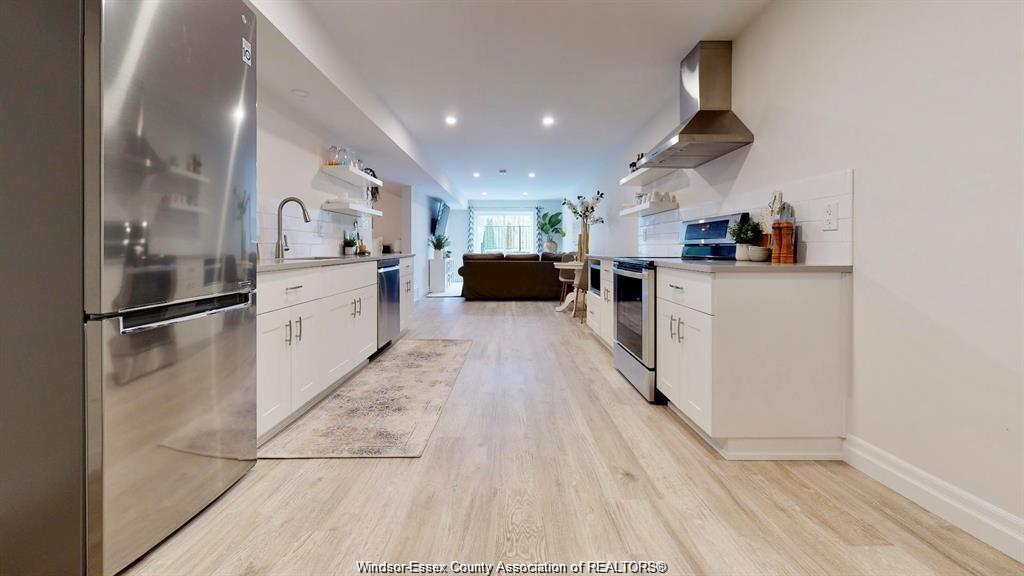 Lower-87 Draper, Harrow, ON