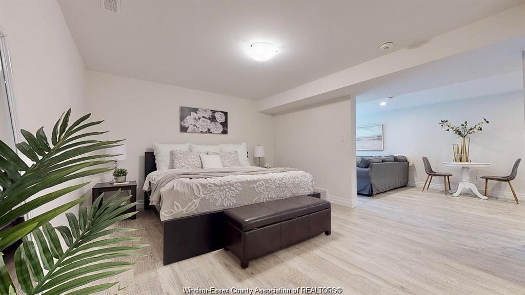 Lower-87 Draper, Harrow, ON