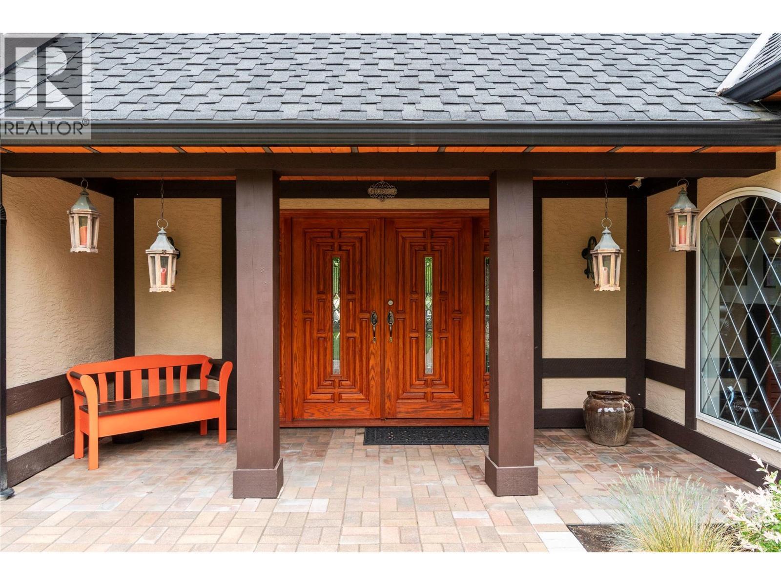 5121 Ivy Road, Eagle Bay, BC - Outdoor With Exterior