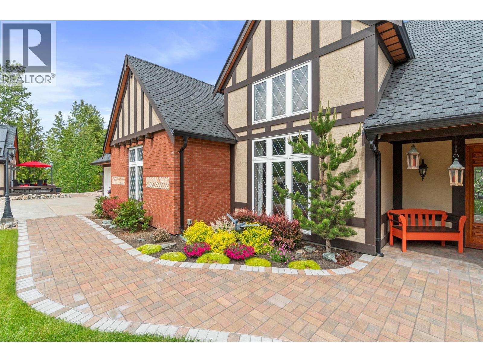 5121 Ivy Road, Eagle Bay, BC - Outdoor With Exterior