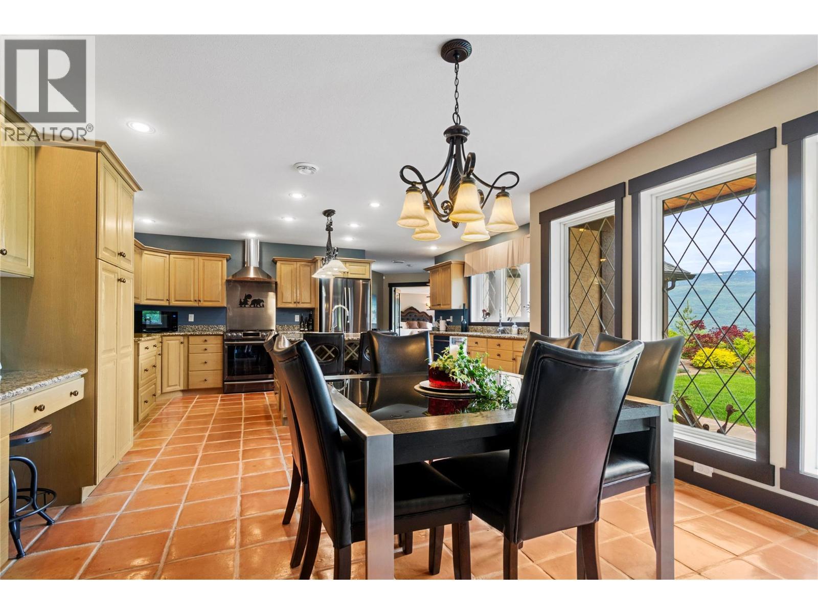 5121 Ivy Road, Eagle Bay, BC - Indoor Photo Showing Dining Room