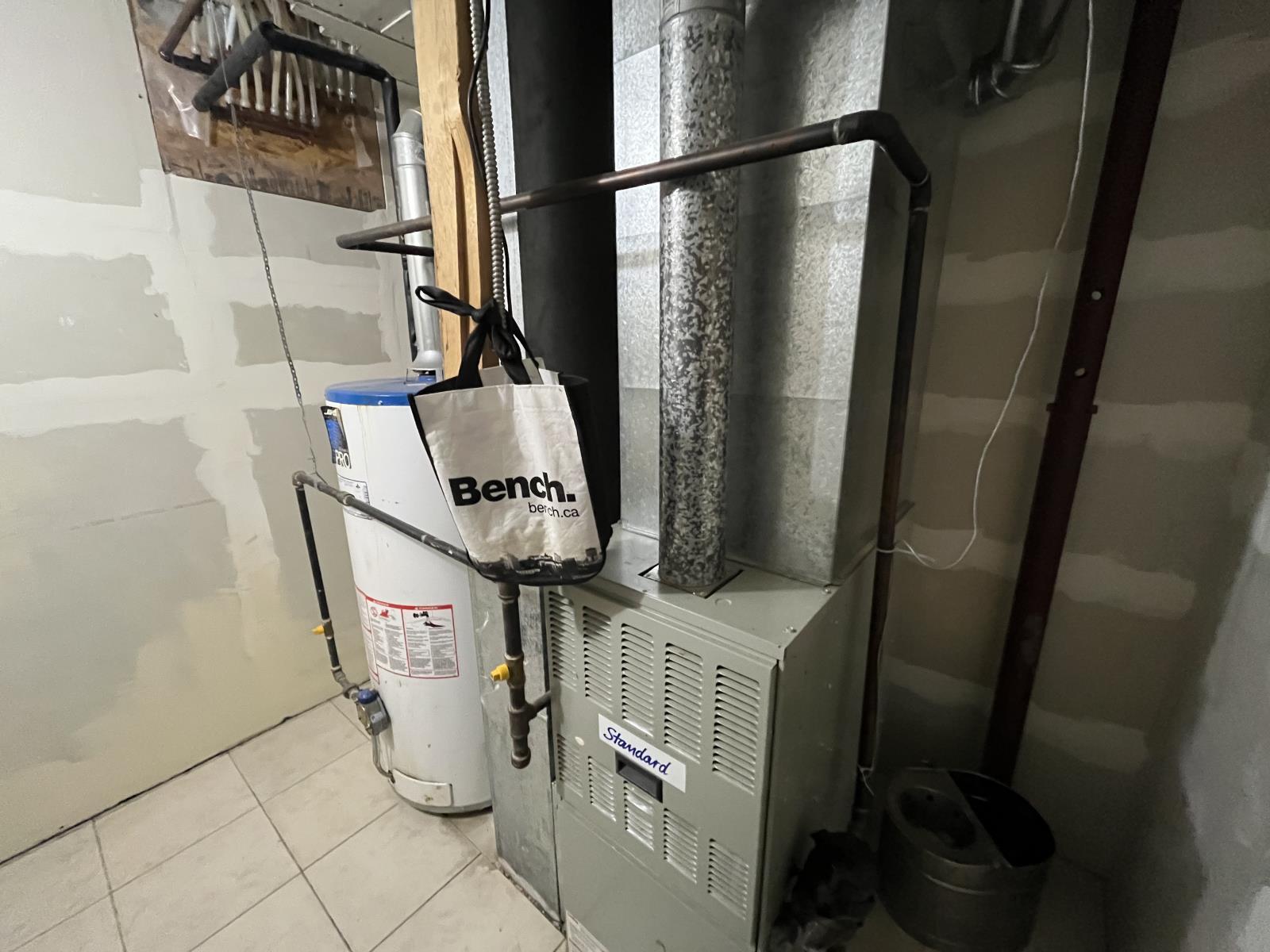 9518 106 Ave Nw, Edmonton, AB