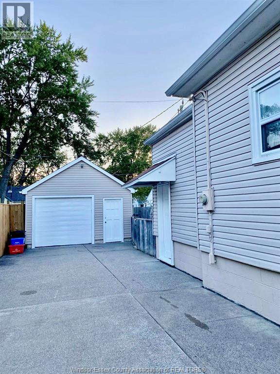 943 Lauzon Road, Windsor, ON - Outdoor