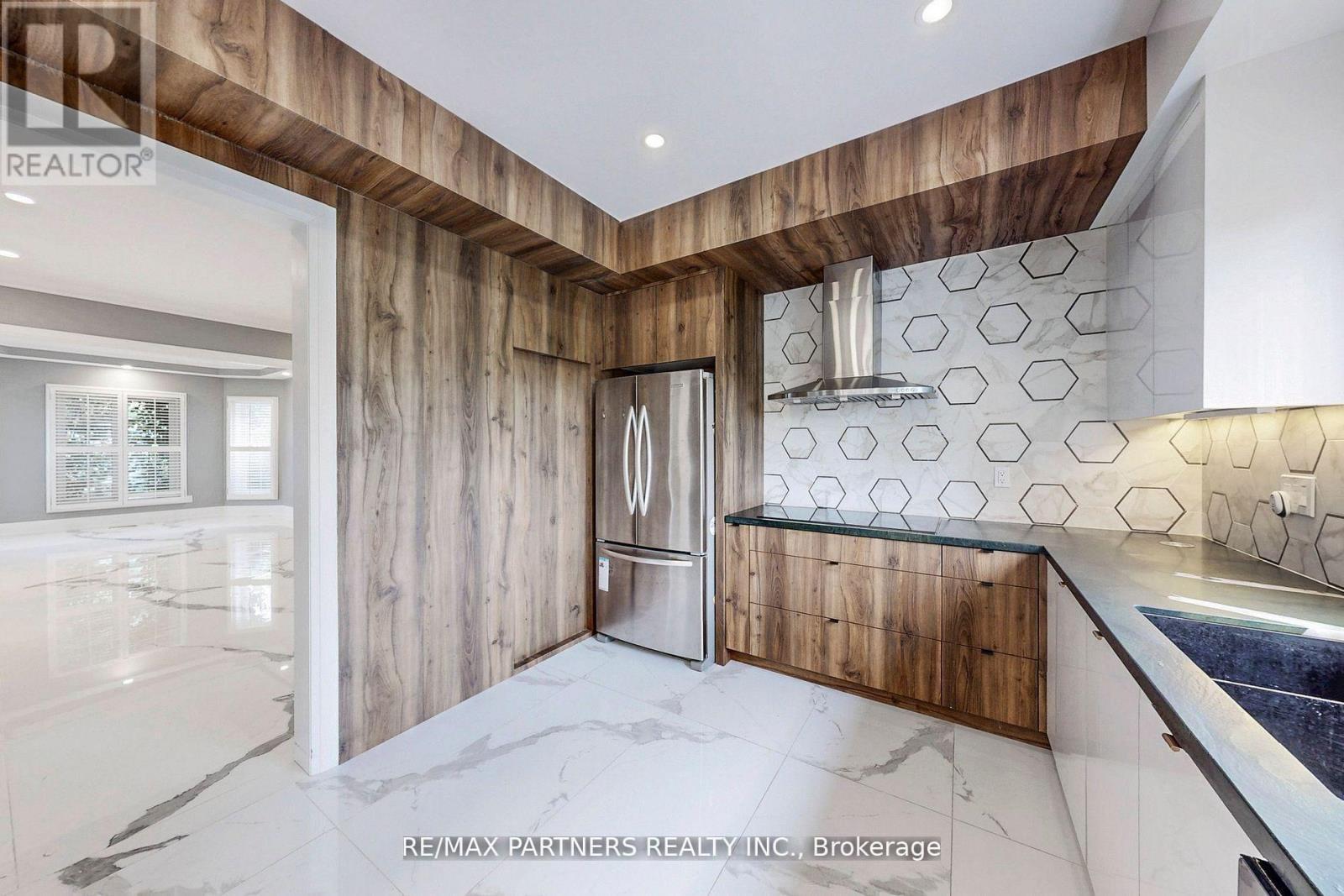 31 Eyer Drive, Markham, ON - Indoor Photo Showing Kitchen