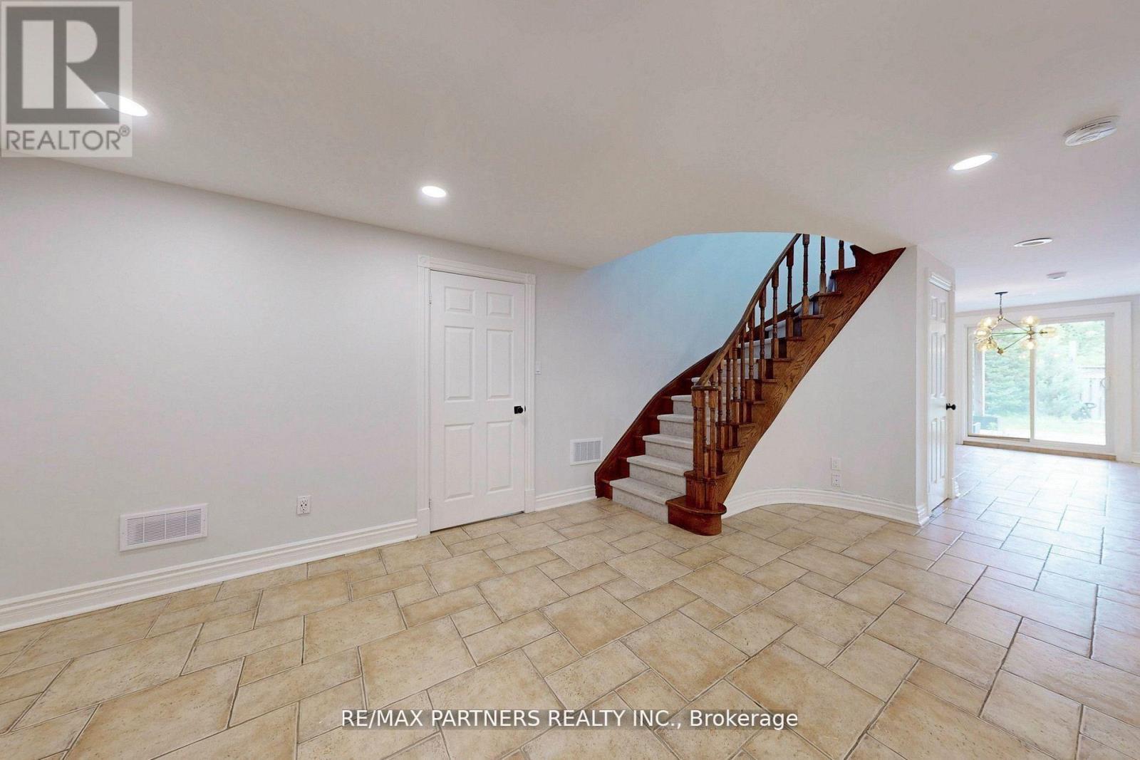 31 Eyer Drive, Markham, ON - Indoor Photo Showing Other Room